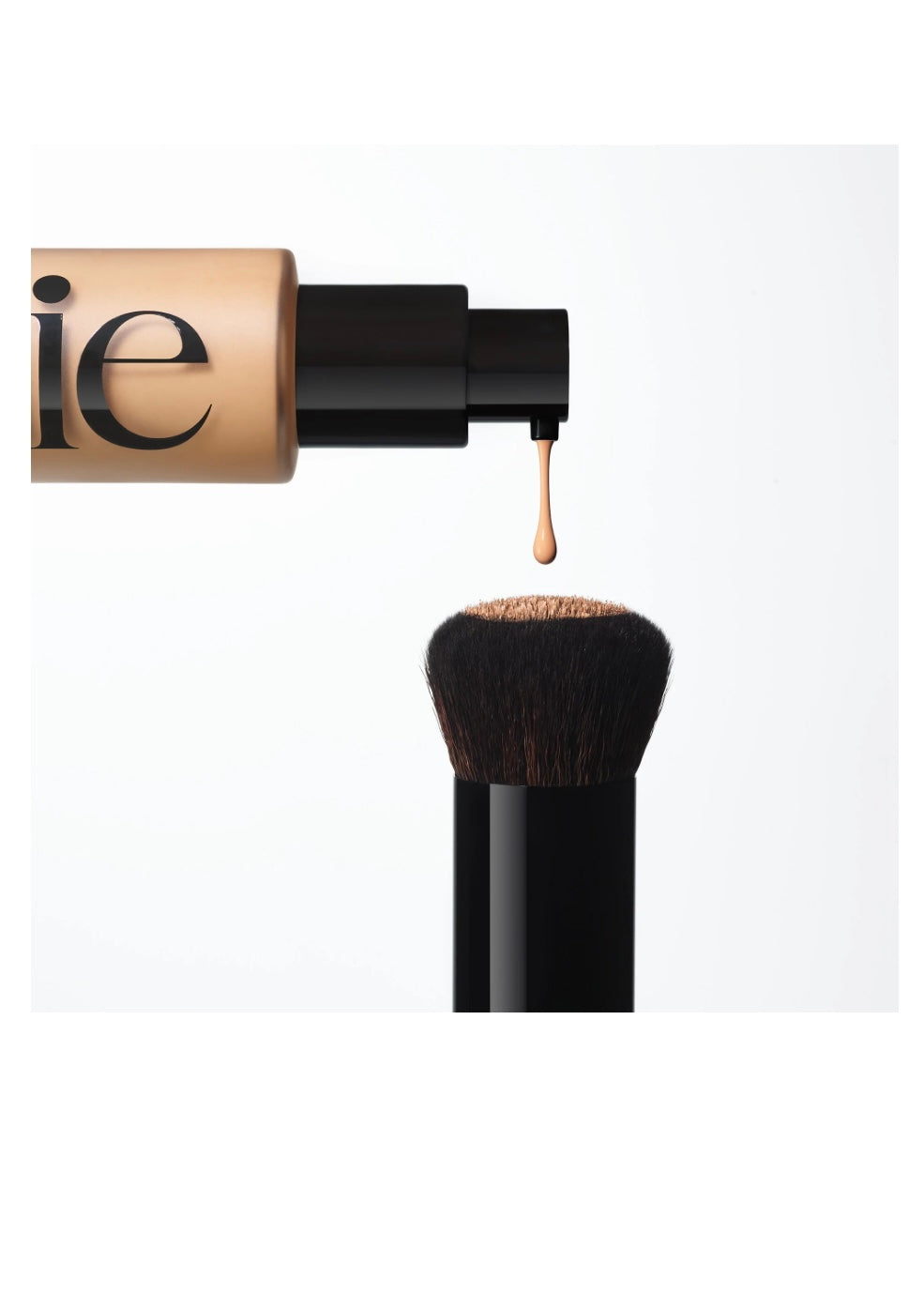 Saie
The Base Foundation Brush PRE ORDER