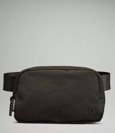 Lululemon everywhere belt bag